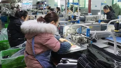 Gwneuthurwyr esgidiau yn Tsieina